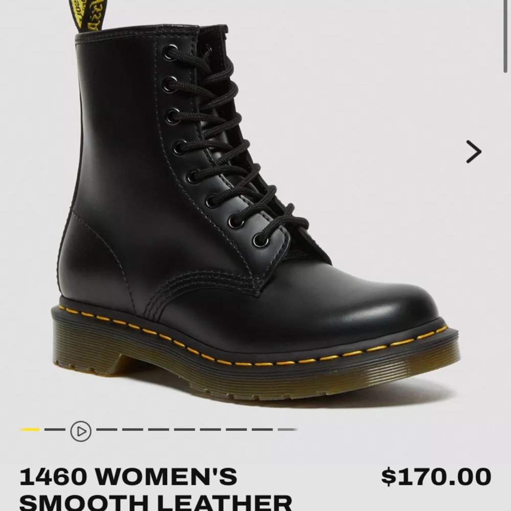 Like new Dr. Martens lace up boots!